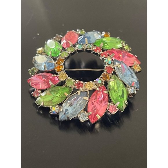 Rhinestone Circle Navette Pastel Brooch - Picture 5 of 5